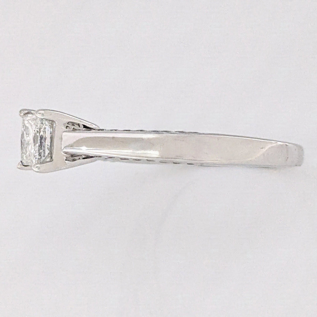 14K WHITE 1.13 CARAT TOTAL WEIGHT I1 G DIAMOND PRINCESS CUT WITH (48) ROUND MELEE ESTATE RING 4.7 GRAMS