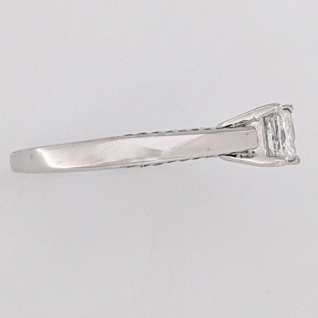 14K WHITE 1.13 CARAT TOTAL WEIGHT I1 G DIAMOND PRINCESS CUT WITH (48) ROUND MELEE ESTATE RING 4.7 GRAMS