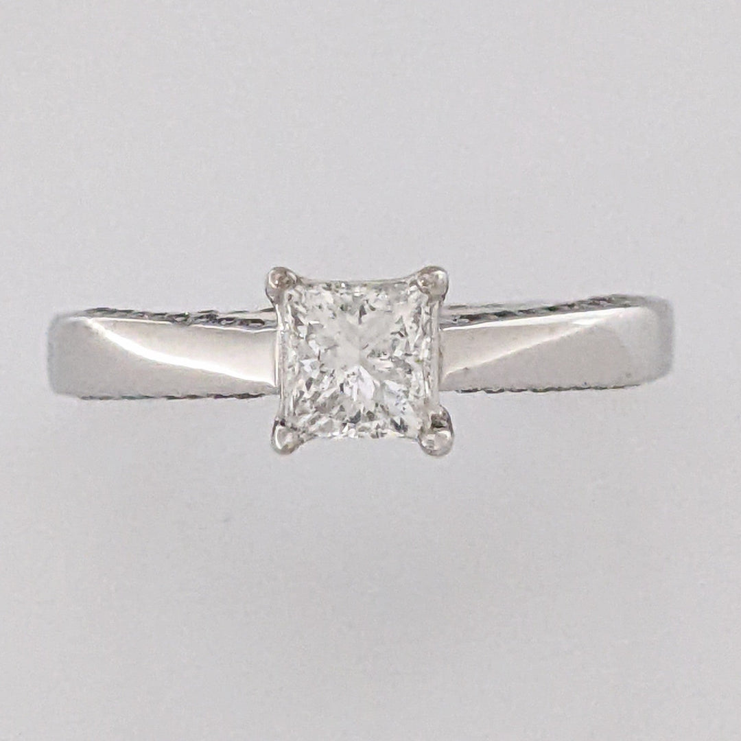 14K WHITE 1.13 CARAT TOTAL WEIGHT I1 G DIAMOND PRINCESS CUT WITH (48) ROUND MELEE ESTATE RING 4.7 GRAMS