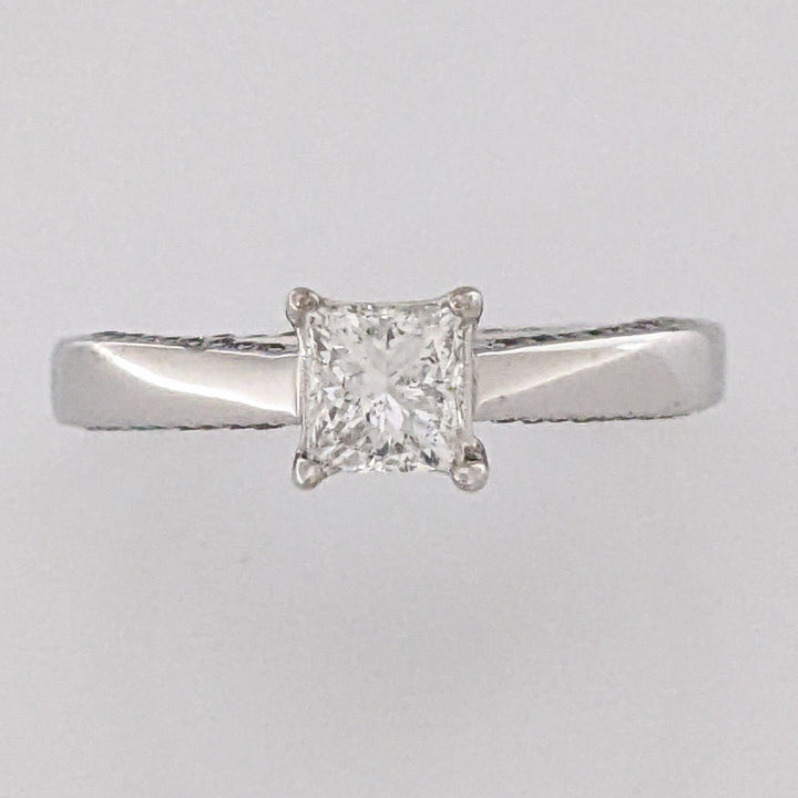 14K WHITE 1.13 CARAT TOTAL WEIGHT I1 G DIAMOND PRINCESS CUT WITH (48) ROUND MELEE ESTATE RING 4.7 GRAMS