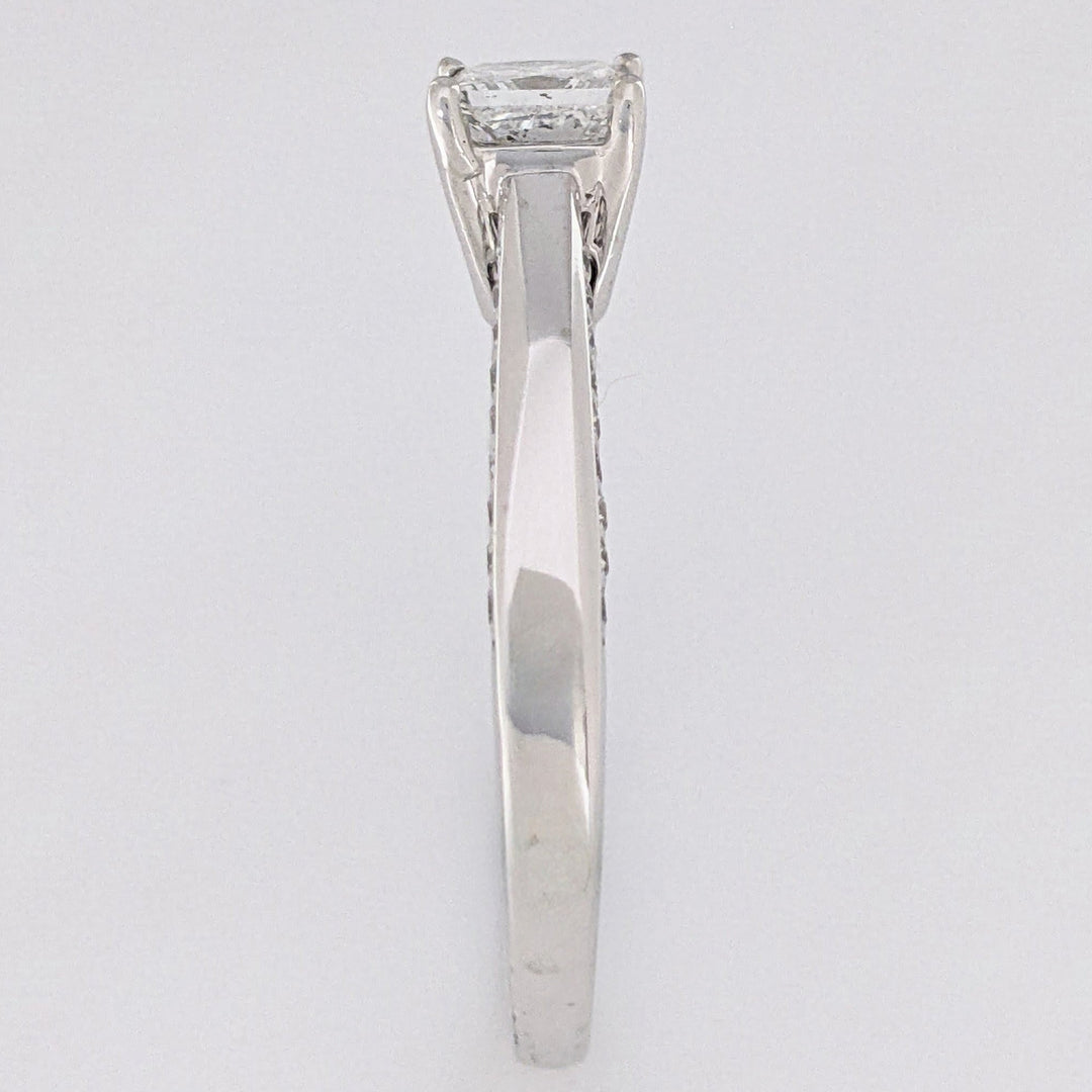 14K WHITE 1.13 CARAT TOTAL WEIGHT I1 G DIAMOND PRINCESS CUT WITH (48) ROUND MELEE ESTATE RING 4.7 GRAMS