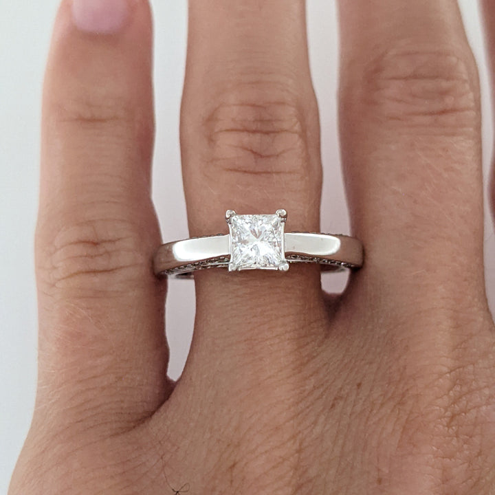 14K WHITE 1.13 CARAT TOTAL WEIGHT I1 G DIAMOND PRINCESS CUT WITH (48) ROUND MELEE ESTATE RING 4.7 GRAMS