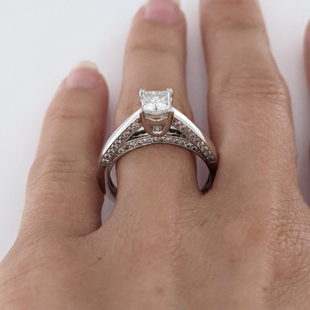 14K WHITE 1.13 CARAT TOTAL WEIGHT I1 G DIAMOND PRINCESS CUT WITH (48) ROUND MELEE ESTATE RING 4.7 GRAMS