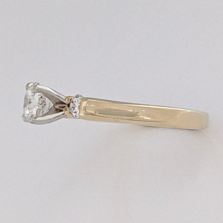 14K .90 CARAT TOTAL WEIGHT I H DIAMOND ROUND (3) TRINITY ESTATE RING 3.8 GRAMS