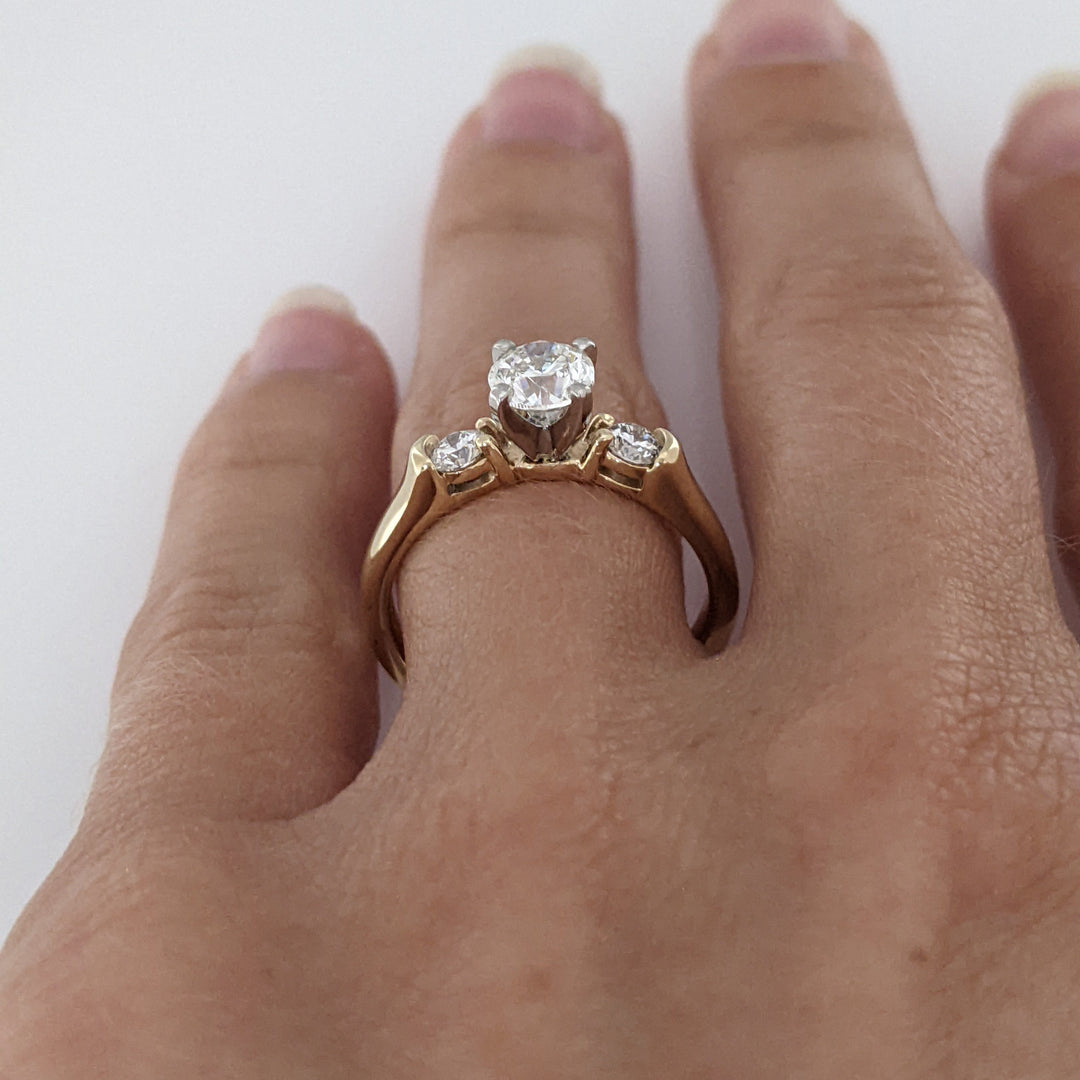 14K .90 CARAT TOTAL WEIGHT I H DIAMOND ROUND (3) TRINITY ESTATE RING 3.8 GRAMS
