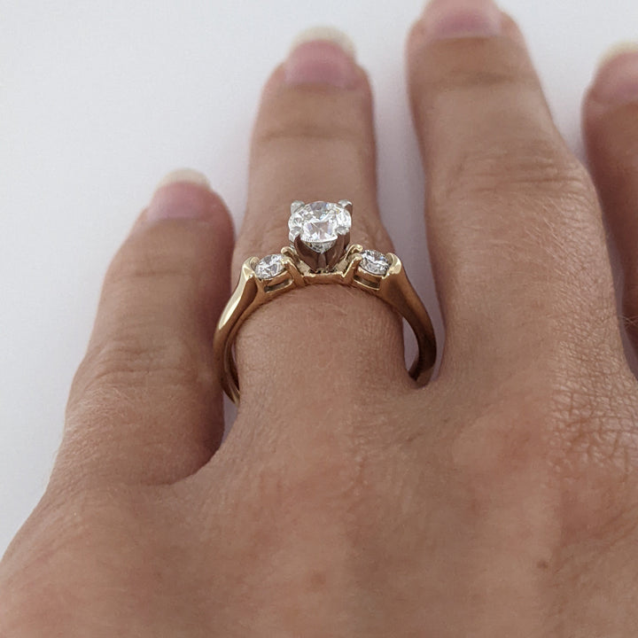 14K .90 CARAT TOTAL WEIGHT I H DIAMOND ROUND (3) TRINITY ESTATE RING 3.8 GRAMS