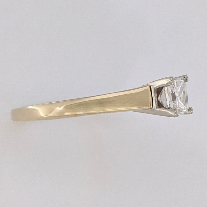 14K .63 CARAT TOTAL I1 E DIAMOND PRINCESS CUT SOLITAIRE ESTATE RING 2.9 GRAMS