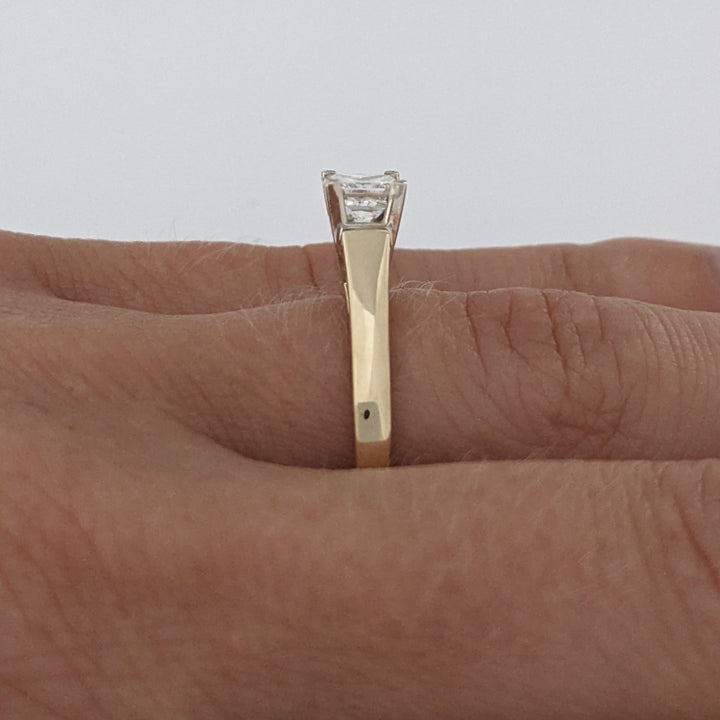 14K .63 CARAT TOTAL I1 E DIAMOND PRINCESS CUT SOLITAIRE ESTATE RING 2.9 GRAMS