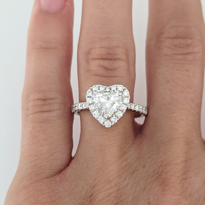 18K WHITE 1.85 CARAT TOTAL WEIGHT I1 I DIAMOND HEART (1) ROUND (30) HALO ESTATE RING 3.3 GRAMS