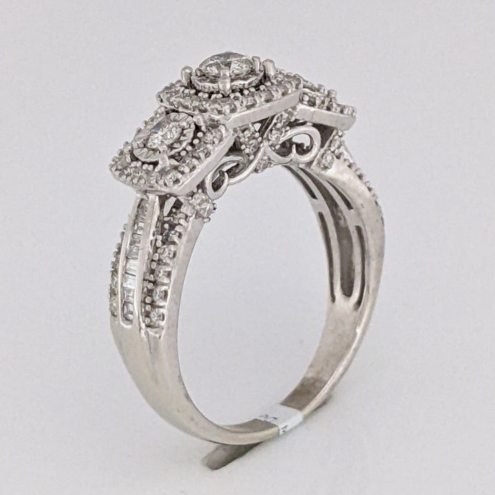 10K WHITE .81 CARAT TOTAL WEIGHT I1 I DIAMOND ROUND (83) BAGUETTE (18) ESTATE HALO TRINITY RING 5.2 GRAMS