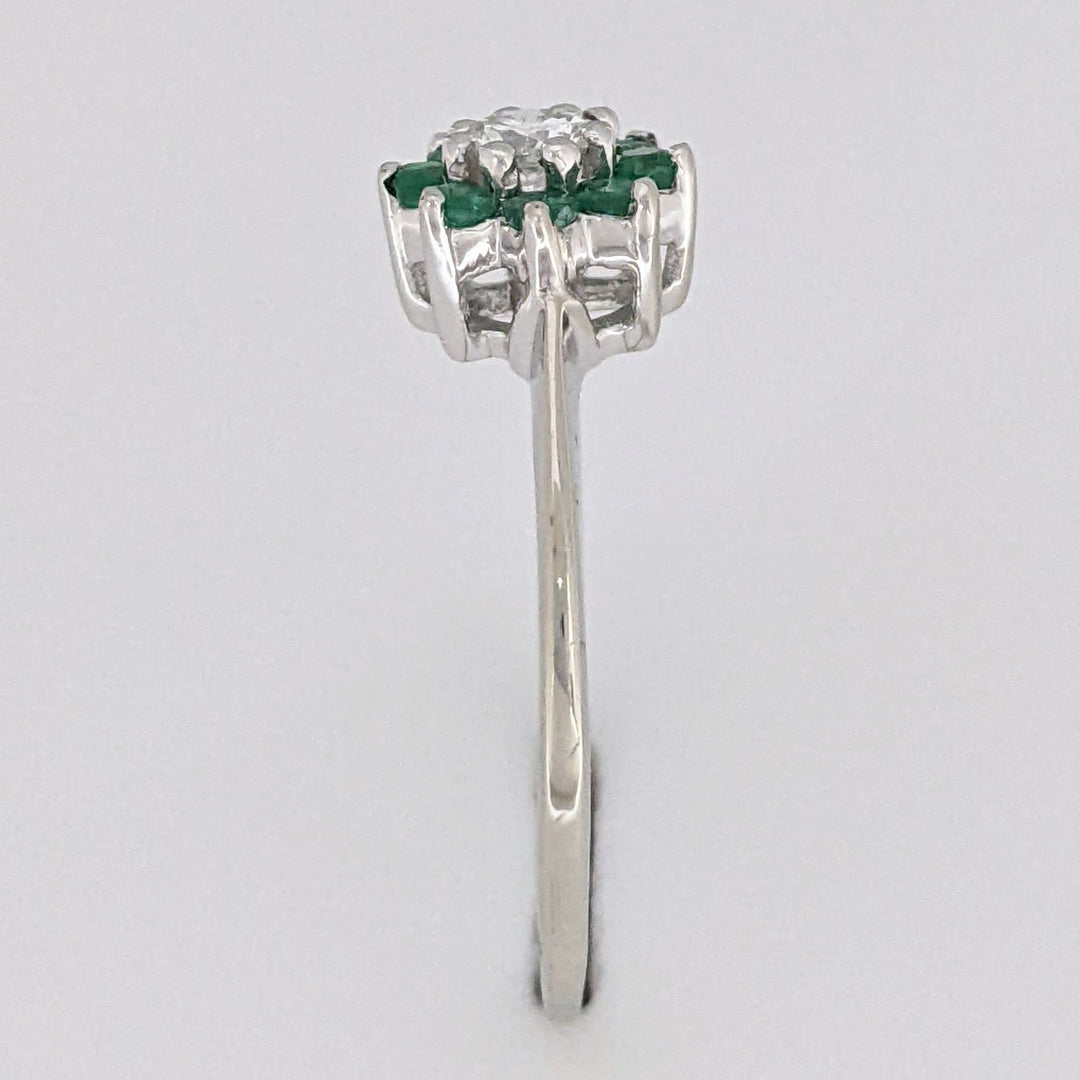 14K WHITE EMERALD ROUND (8) 2MM WITH .15 DIAMOND TOTAL WEIGHT (1) ROUND ESTATE RING 2.0 GRAMS
