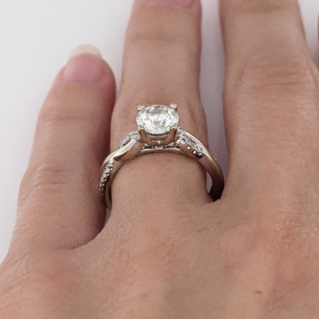 14K WHITE .96 CARAT TOTAL WEIGHT SI2 J DIAMOND ROUND (25) TWIST ESTATE RING 3.8 GRAMS