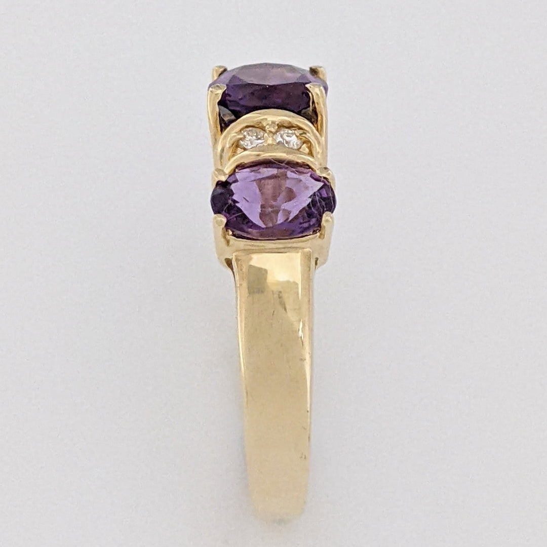 14K AMETHYST OVAL (1) 6X8 (2) 4X6 WITH (4) MELEE ESTATE RING 4.1 GRAMS