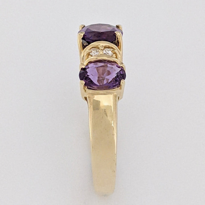 14K AMETHYST OVAL (1) 6X8 (2) 4X6 WITH (4) MELEE ESTATE RING 4.1 GRAMS