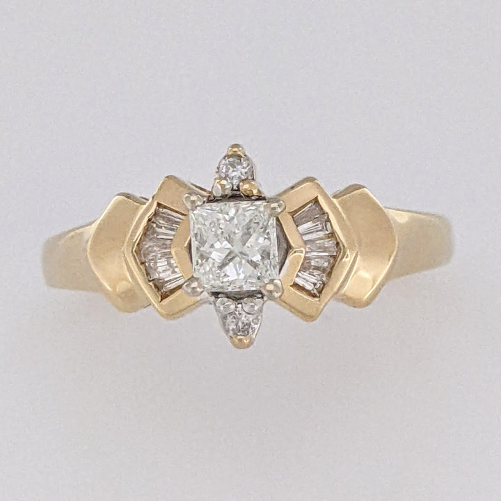 14K .49 CARAT TOTAL WEIGHT I1 H DIAMOND PRINCESS CUT WITH (12) BAGUETTE ESTATE RING 2.7 GRAMS