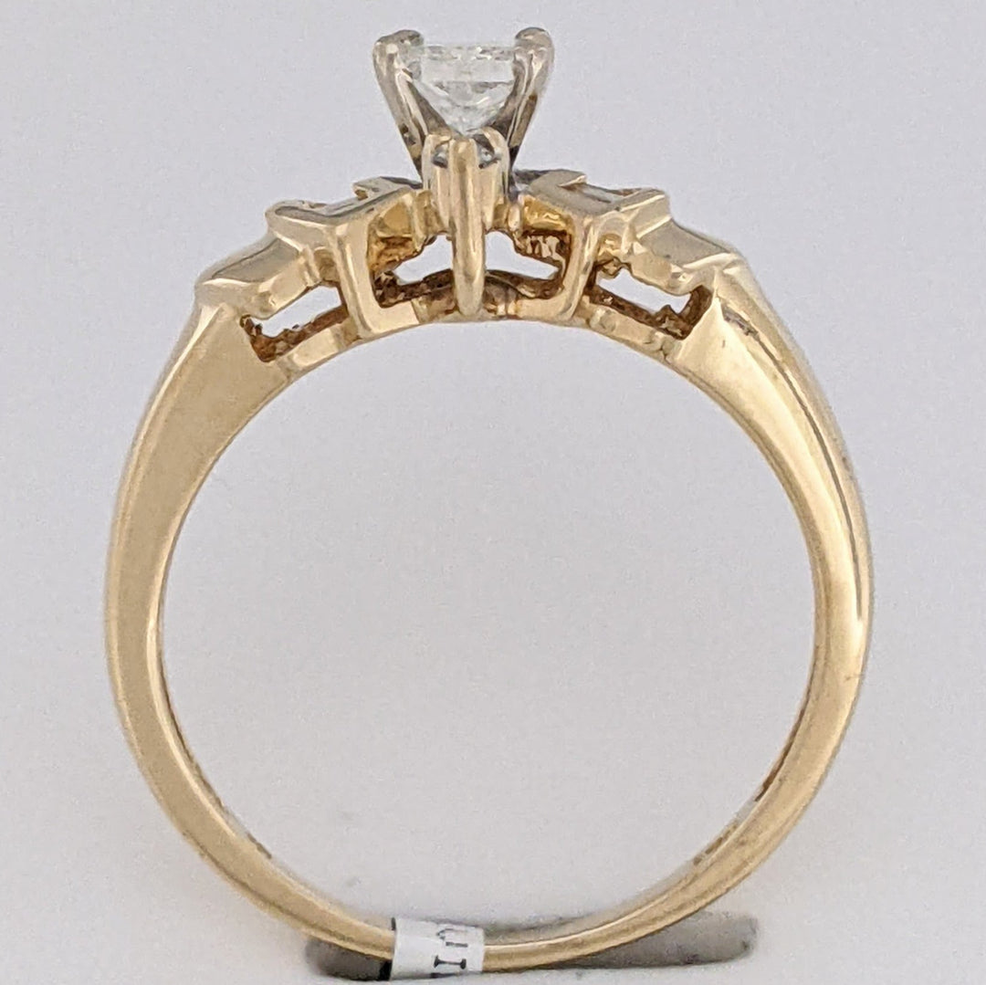 14K .49 CARAT TOTAL WEIGHT I1 H DIAMOND PRINCESS CUT WITH (12) BAGUETTE ESTATE RING 2.7 GRAMS