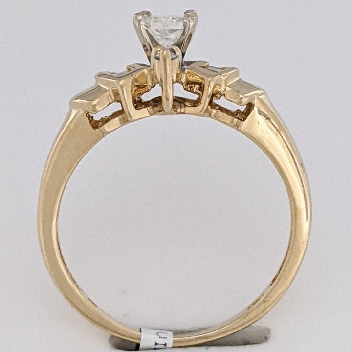 14K .49 CARAT TOTAL WEIGHT I1 H DIAMOND PRINCESS CUT WITH (12) BAGUETTE ESTATE RING 2.7 GRAMS