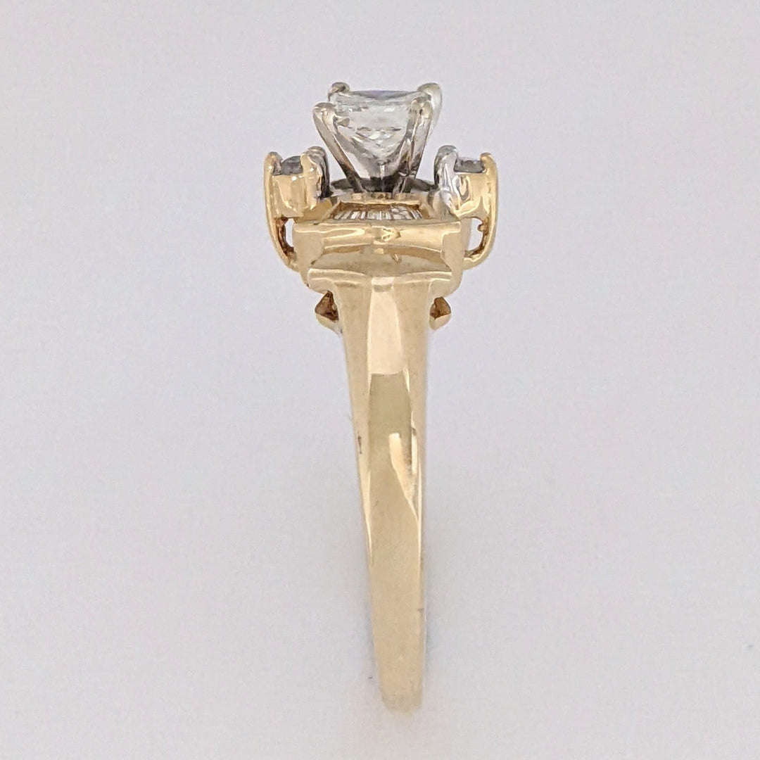 14K .49 CARAT TOTAL WEIGHT I1 H DIAMOND PRINCESS CUT WITH (12) BAGUETTE ESTATE RING 2.7 GRAMS