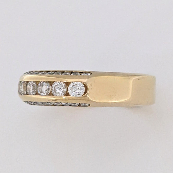14K .86 CARAT TOTAL WEIGHT SI2 I DIAMOND ROUND (46) CHANNEL TOP/SIDE ESTATE BAND 5.7 GRAMS