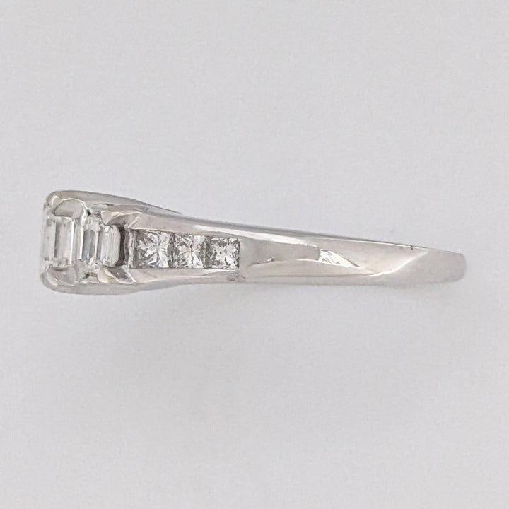 18K .69 CARAT TOTAL WEIGHT VS2 H DIAMOND EMERALD CUT (3) PRINCESS CUT (6) ESTATE TRINITY RING 4.8 GRAMS