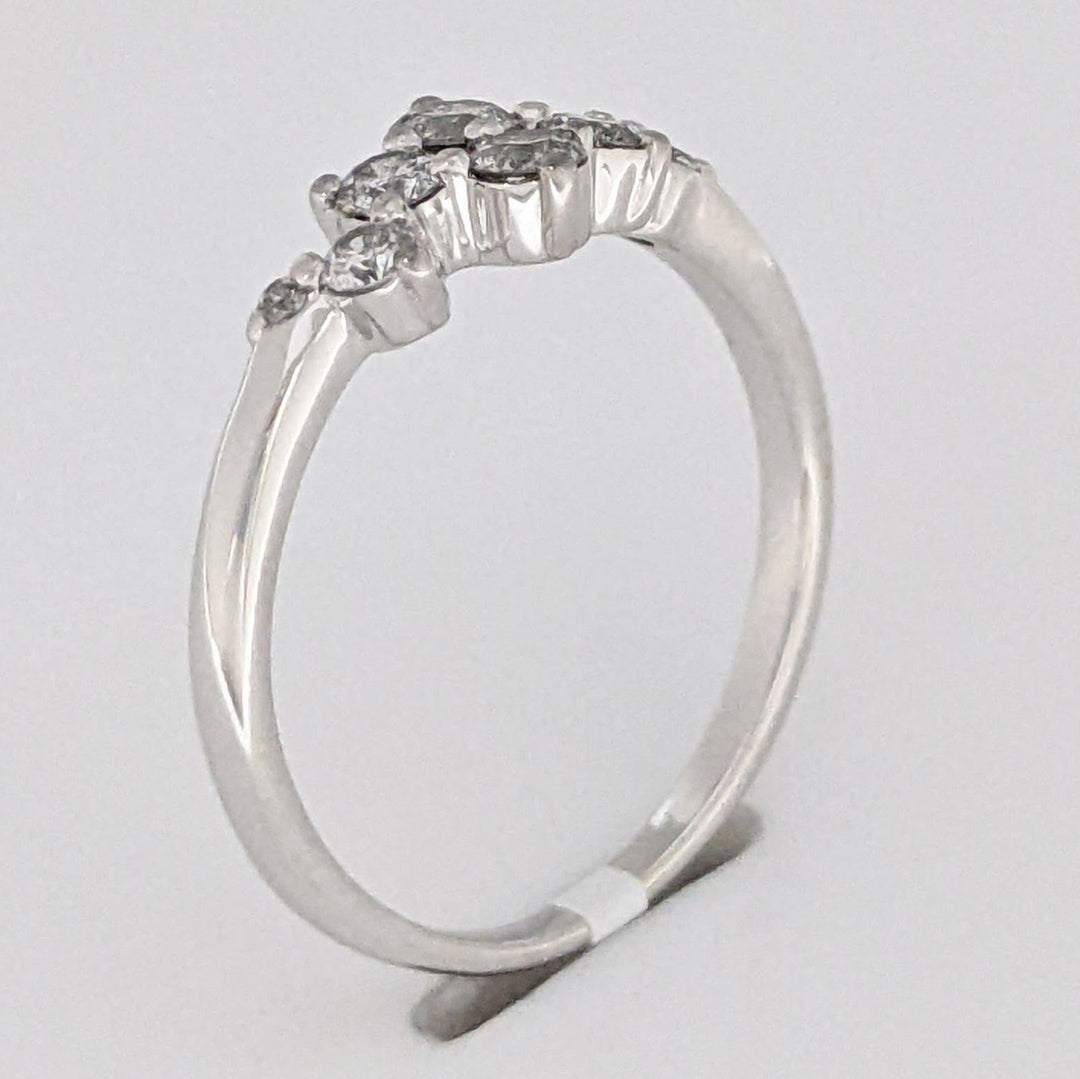 10K WHITE .41 CARAT TOTAL WEIGHT I1 J DIAMOND ROUND (8) CLUSTER ESTATE RING 2.3 GRAMS