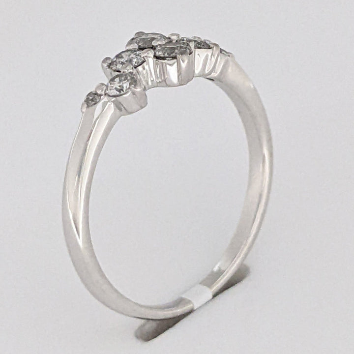 10K WHITE .41 CARAT TOTAL WEIGHT I1 J DIAMOND ROUND (8) CLUSTER ESTATE RING 2.3 GRAMS