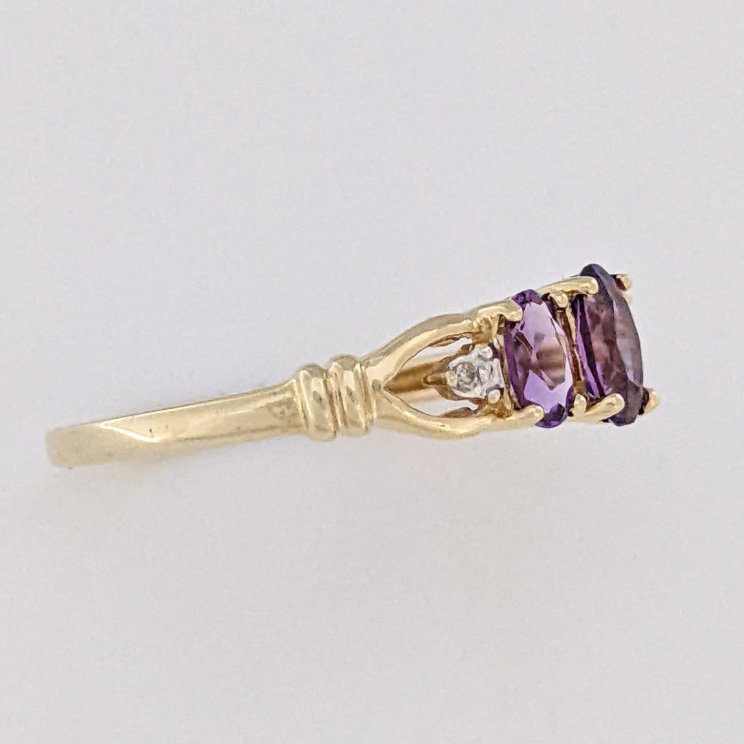 10K AMETHYST OVAL (3) WITH (2) MELEE ESTATE RING 2.0 GRAMS