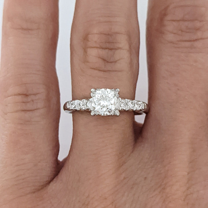 PLATINUM .72 CARAT TOTAL VS2 J DIAMOND ROUND WITH .12 DIAMOND TOTAL WEIGHT ESTATE RING 3.9 GRAMS