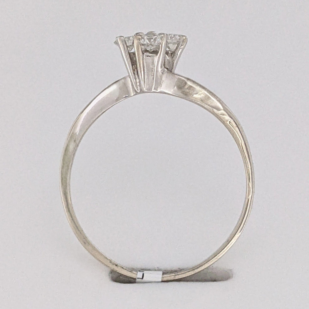 14K WHITE .24 CARAT TOTAL WEIGHT SI1 G DIAMOND ROUND (4) ESTATE RING 2.4 GRAMS