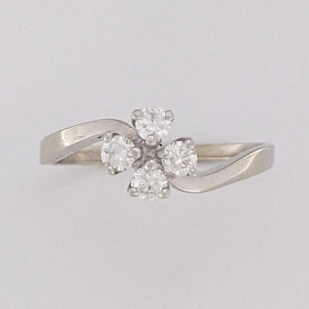 14K WHITE .24 CARAT TOTAL WEIGHT SI1 G DIAMOND ROUND (4) ESTATE RING 2.4 GRAMS