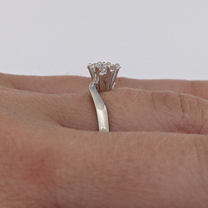 14K WHITE .24 CARAT TOTAL WEIGHT SI1 G DIAMOND ROUND (4) ESTATE RING 2.4 GRAMS