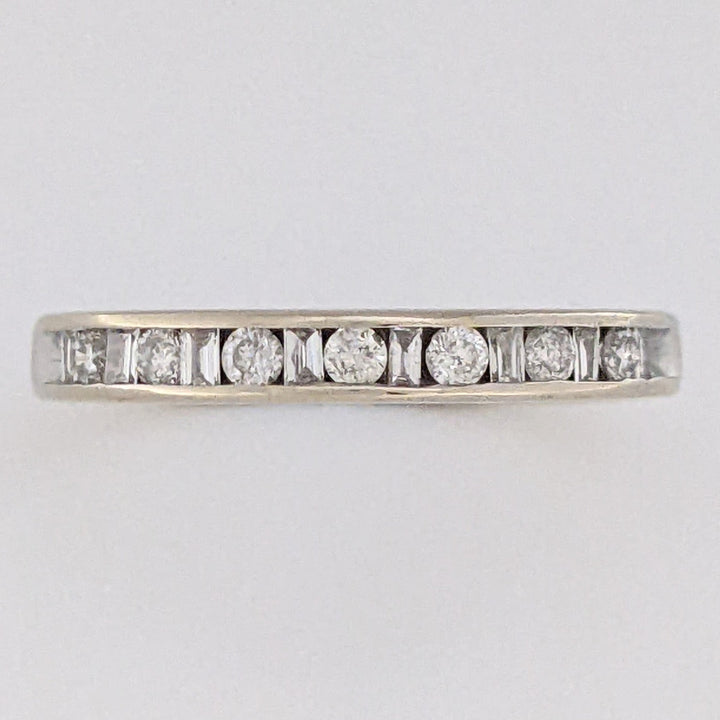 14K WHITE .22 CARAT TOTAL WEIGHT I1 H DIAMOND ROUND (7) BAGUETTE (8) ESTATE CHANNEL BAND 1.7 GRAMS