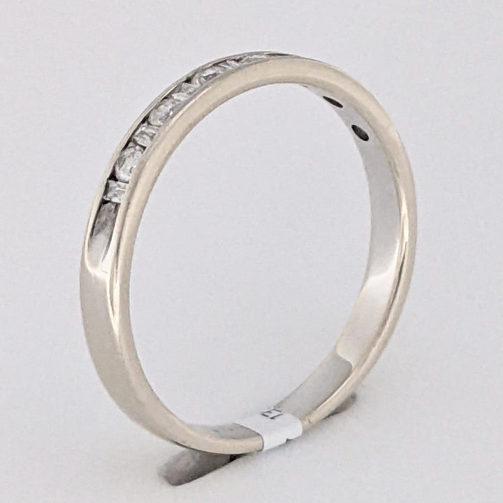 14K WHITE .22 CARAT TOTAL WEIGHT I1 H DIAMOND ROUND (7) BAGUETTE (8) ESTATE CHANNEL BAND 1.7 GRAMS
