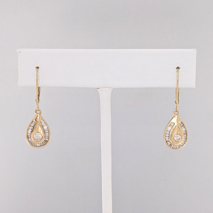 14K .62 CARAT TOTAL WEIGHT VS2 I DIAMOND ROUND (2) BAGUETTE (48) DANGLE ESTATE EARRINGS 3.7 GRAMS