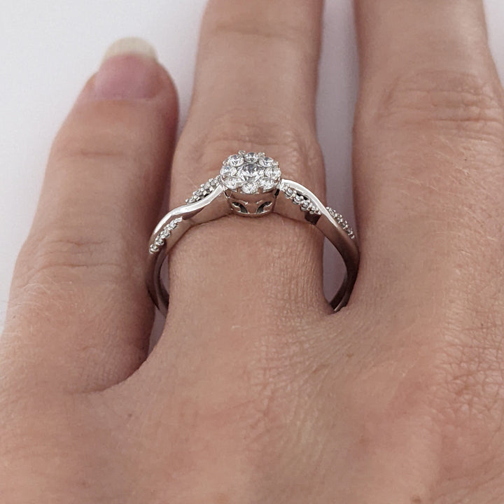 14K WHITE .30 CARAT TOTAL WEIGHT SI1 H DIAMOND ROUND (25) ESTATE CLUSTER TWIST RING 2.6 GRAMS