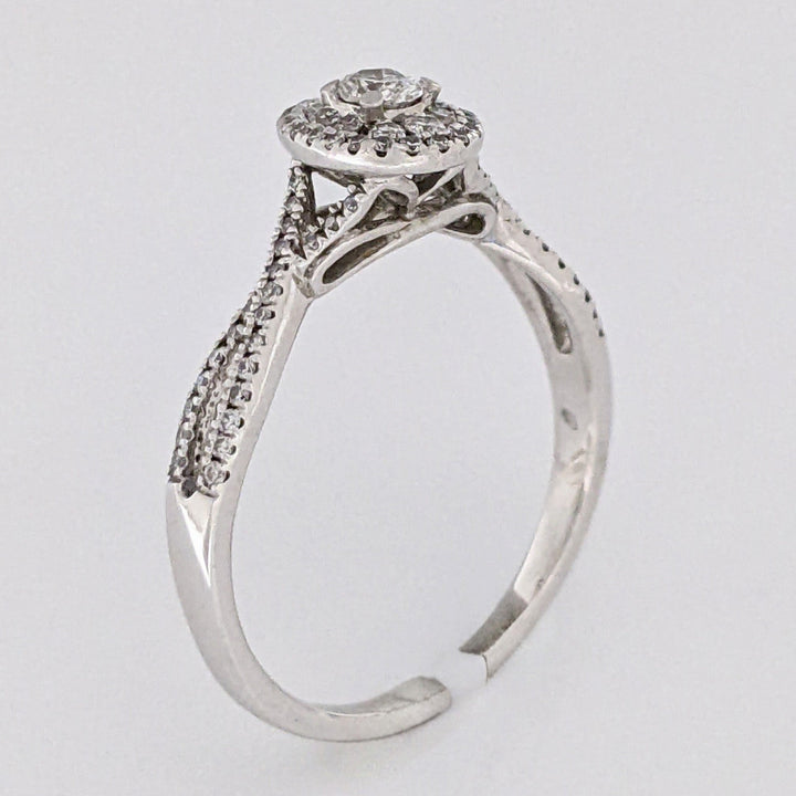 14K WHITE .64 CARAT TOTAL WEIGHT SI1 I DIAMOND OVAL (1) ROUND (78) ESTATE RING 3.3 GRAMS