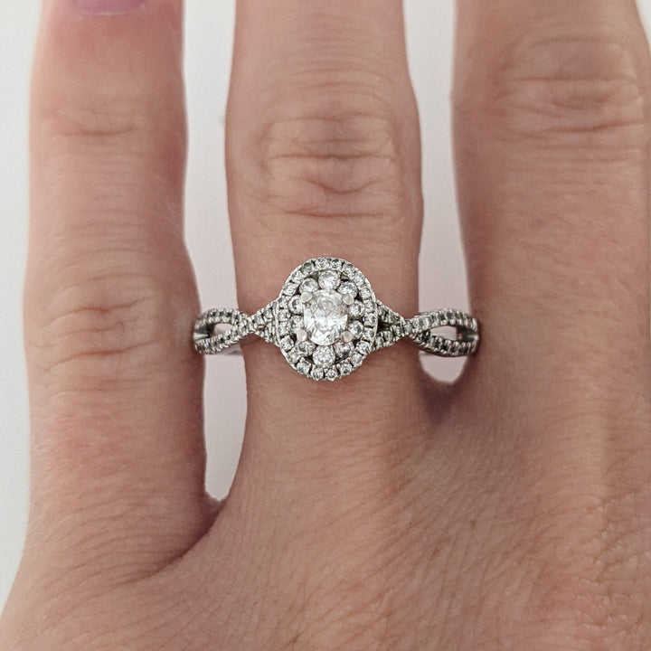 14K WHITE .64 CARAT TOTAL WEIGHT SI1 I DIAMOND OVAL (1) ROUND (78) ESTATE RING 3.3 GRAMS