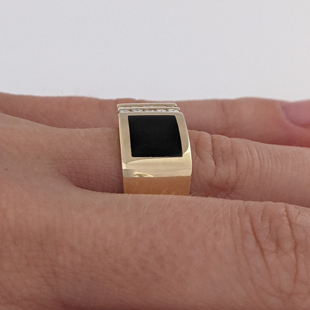 14K ONYX 7.5X10MM WITH .40 CARAT TOTAL WEIGHT (10) PRINCESS CUT ESTATE RING 12.8 GRAMS