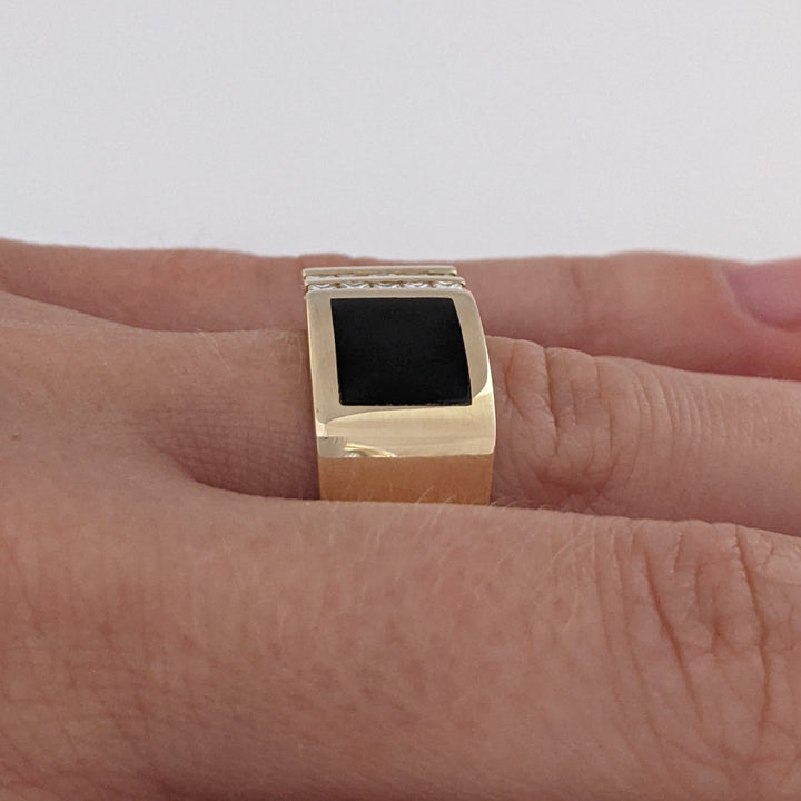 14K ONYX 7.5X10MM WITH .40 CARAT TOTAL WEIGHT (10) PRINCESS CUT ESTATE RING 12.8 GRAMS