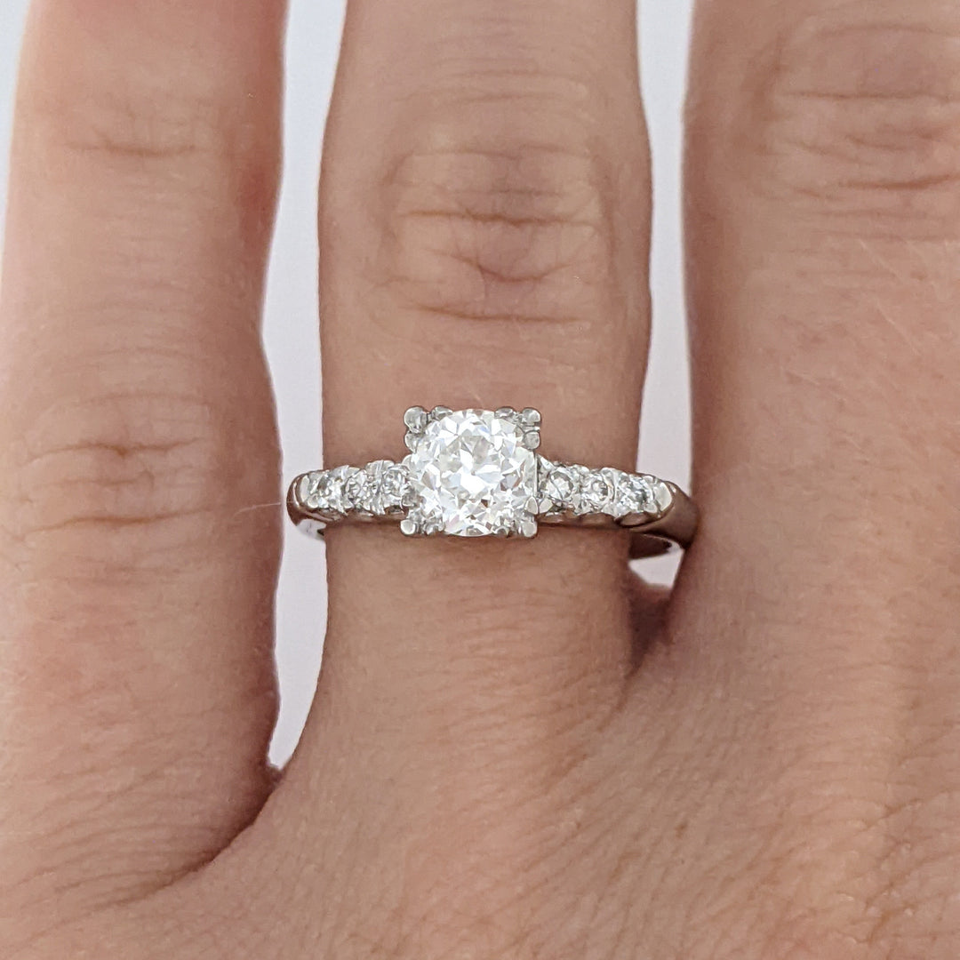 PLATINUM .72 CARAT TOTAL VS2 J DIAMOND ROUND WITH .12 DIAMOND TOTAL WEIGHT ESTATE RING 3.9 GRAMS