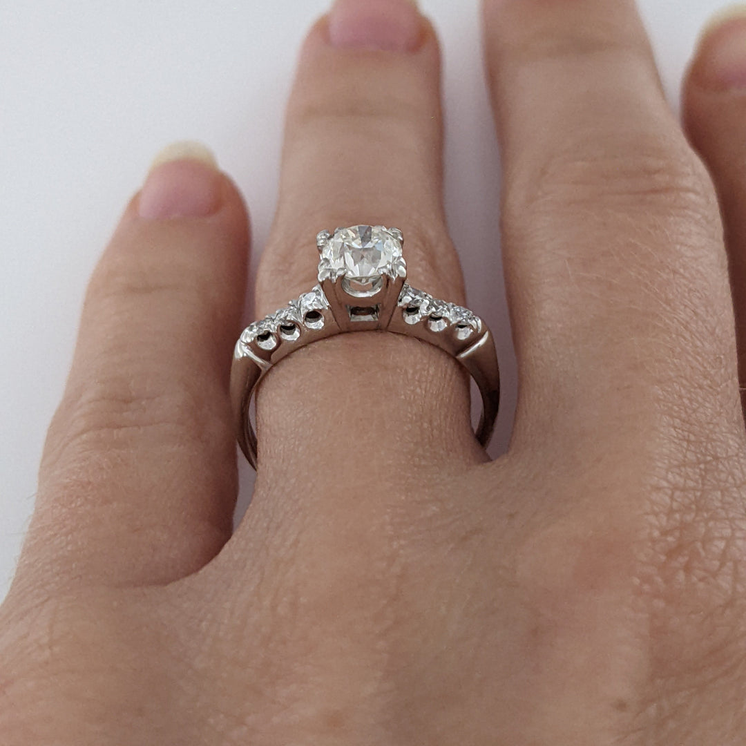 PLATINUM .72 CARAT TOTAL VS2 J DIAMOND ROUND WITH .12 DIAMOND TOTAL WEIGHT ESTATE RING 3.9 GRAMS