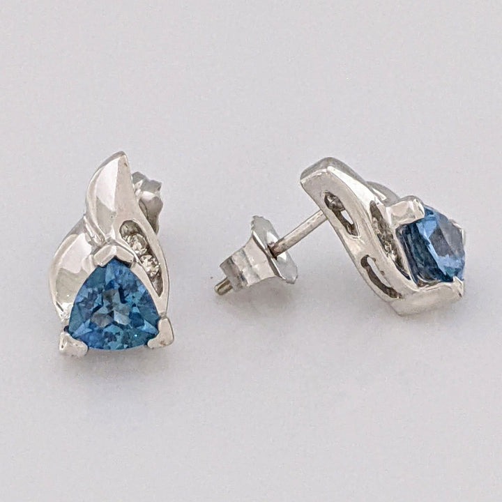 14K BLUE TOPAZ TRILLION (3) 4-5MM WITH MELEE ESTATE PENDANT, CHAIN, AND EARRINGS SET 4.9 GRAMS