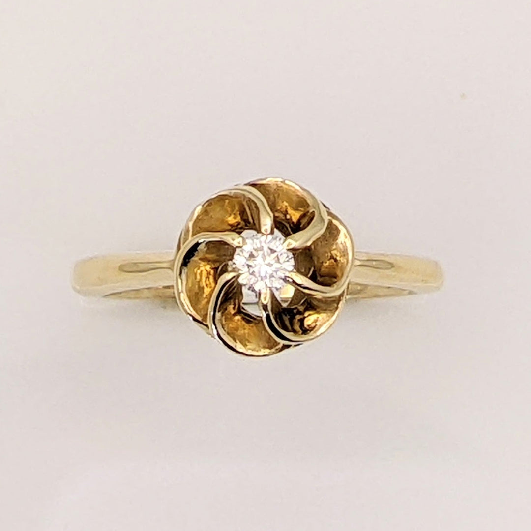 14K .10 CARAT TOTAL DIAMOND ROUND FLOWER ESTATE RING 3.6 GRAMS