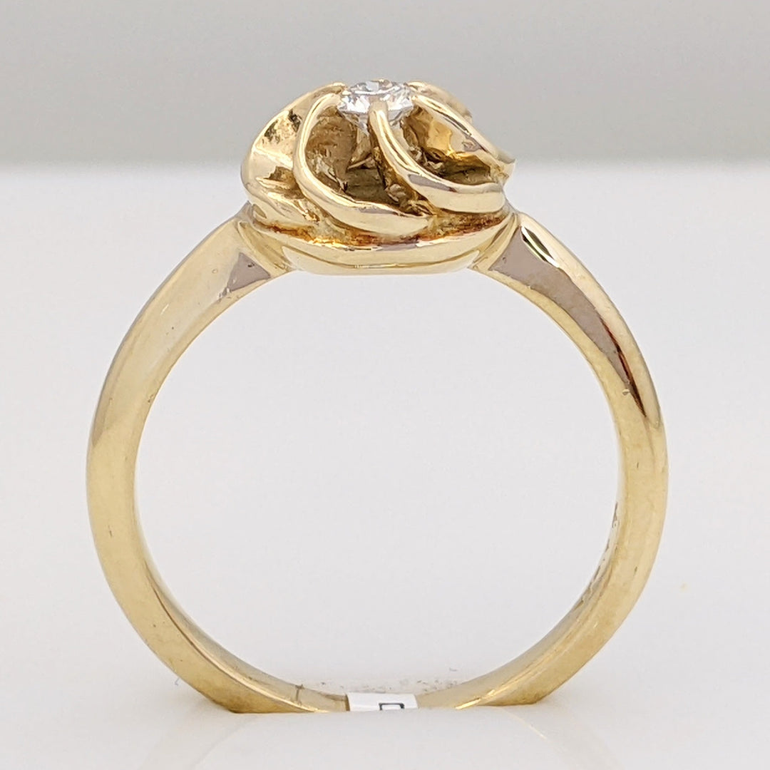 14K .10 CARAT TOTAL DIAMOND ROUND FLOWER ESTATE RING 3.6 GRAMS