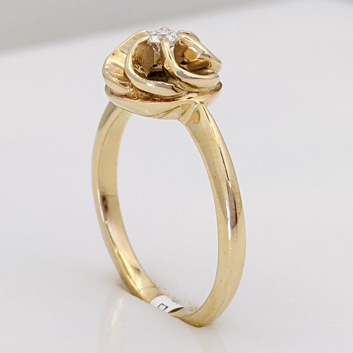 14K .10 CARAT TOTAL DIAMOND ROUND FLOWER ESTATE RING 3.6 GRAMS