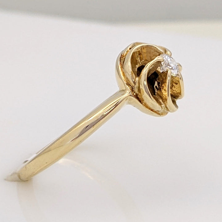 14K .10 CARAT TOTAL DIAMOND ROUND FLOWER ESTATE RING 3.6 GRAMS