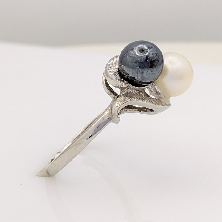 10K WHITE PEARL ROUND 6.5MM (1) BLACK (1) WHITE ESTATE RING 3.6 GRAMS