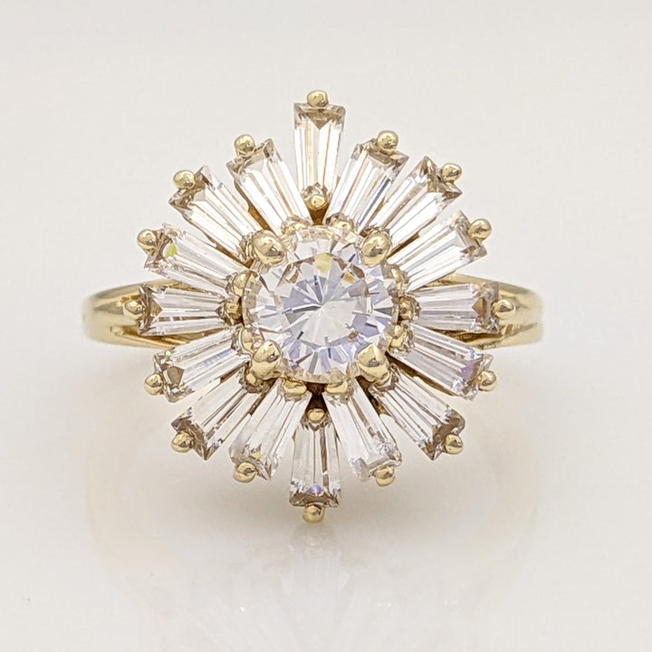 14K CUBIC ZIRCONIA 5.9MM ROUND WITH (16) BAGUETTE ESTATE RING 5.9 GRAMS