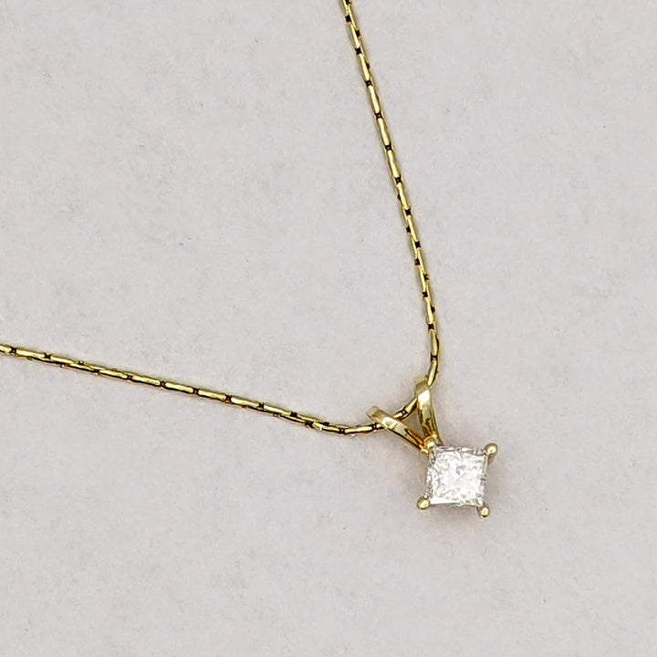 14K .45 CARAT TOTAL WEIGHT I1 H DIAMOND PRINCESS CUT ESTATE PENDANT &amp; CHAIN 2.9 GRAMS