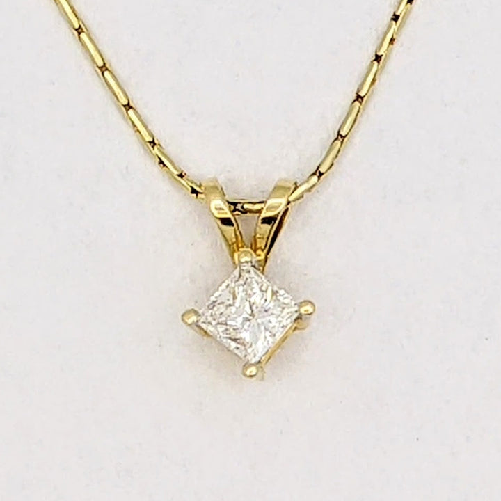 14K .45 CARAT TOTAL WEIGHT I1 H DIAMOND PRINCESS CUT ESTATE PENDANT &amp; CHAIN 2.9 GRAMS
